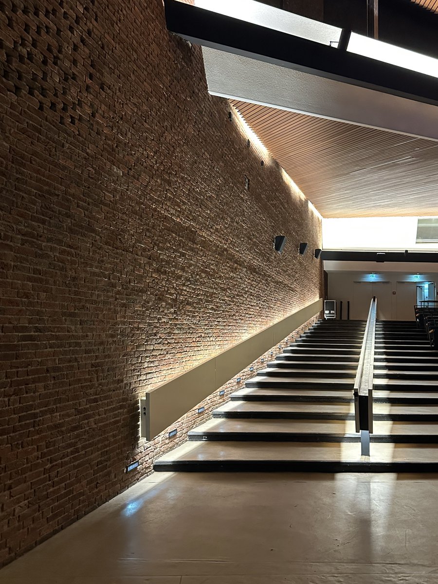architext14's tweet photo. Werner duttman academie der kunste auditorium  in Berlin. 1960. Amazing architect to randomly stumble upon.  Pupil of Scharoun. https://t.co/fa9Jp4GgrZ