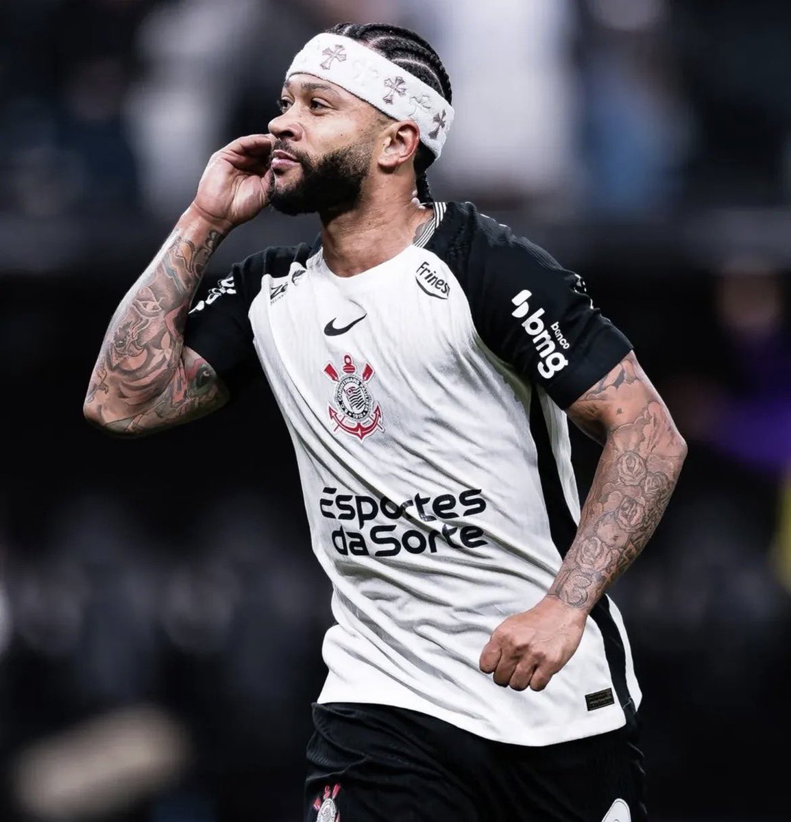 rdgarro's tweet image. ele está proibido de tirar as tranças até a copa do brasil