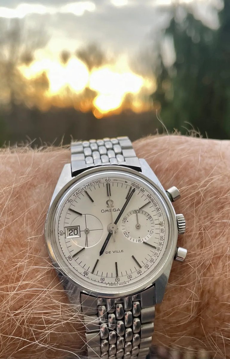 omegaforums's tweet image. Uncommon Vintage #Omega #DeVille Cal 930 Ref 146.017 #Chronograph with date at 9 on beads of rice bracelet by #Omegaforums member Peatnick
omegaforums.net/threads/wruw-t…