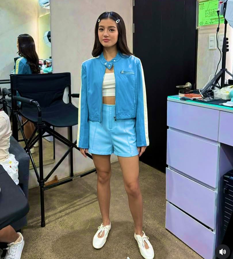 doughnbil's tweet image. HOW CUTE IS SHE #bellemariano