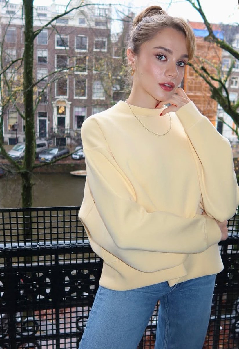 Asmasm11220's tweet image. #MirayDaner 🌸🤍