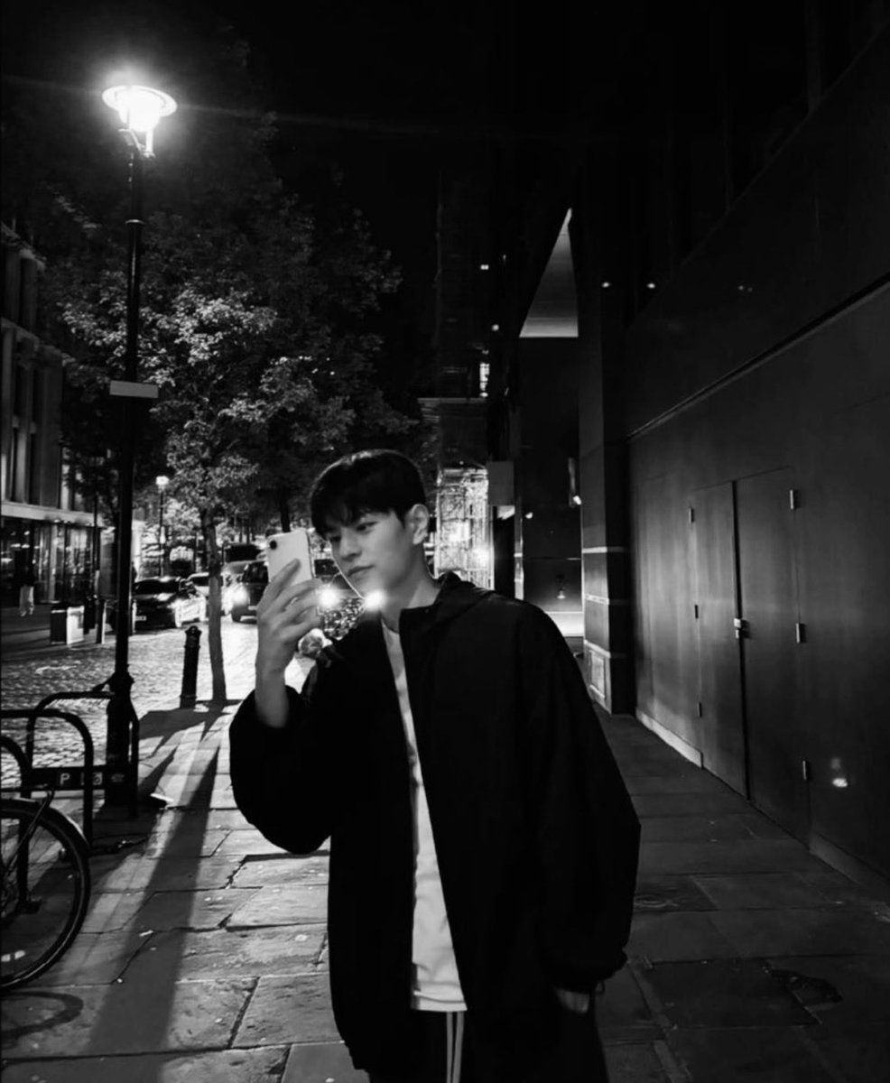 kiiiskass's tweet photo. ¿Problema?| #Chanmin mini au 🔞

Un amigo le consiguió una cita con una linda chica, Sgmn esperaba que todo saliera bien. 

Realmente nunca pensó que terminaría en la cama de Bngchn. https://t.co/EPWyLzEoVa