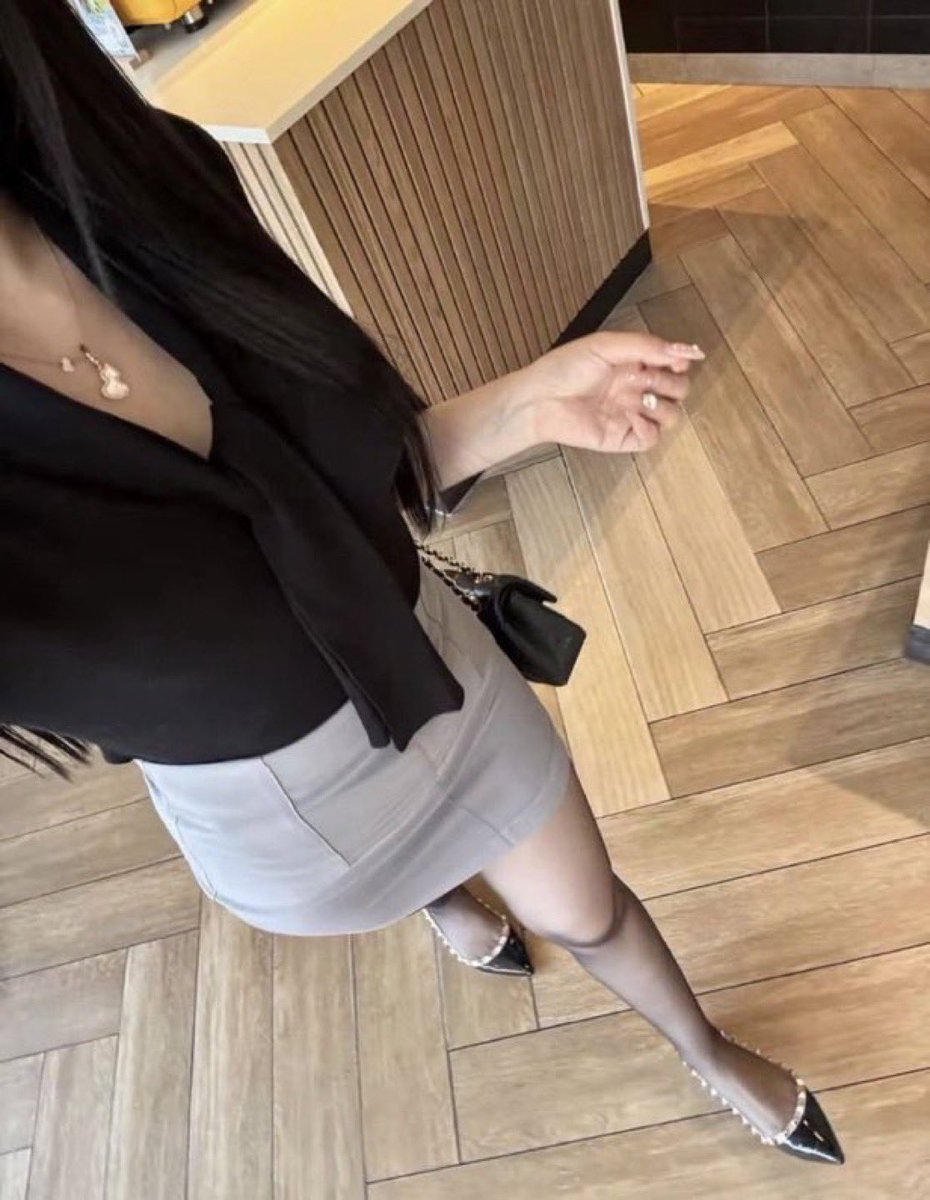 rio1205o's tweet image. こんな格好の昭和おばさんと隣歩くのは恥ずかしい…？