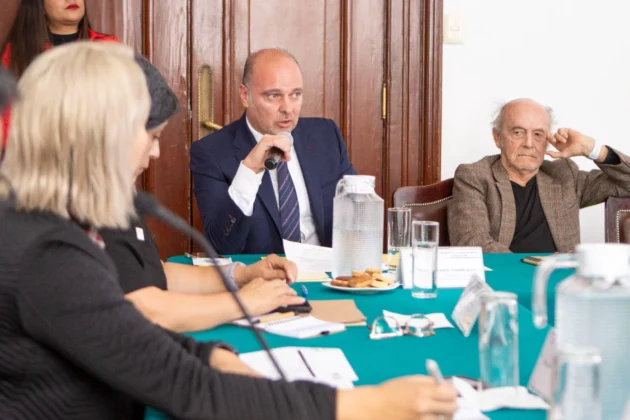 EvidenciaLa's tweet photo. ♻️ “El problema no es el plástico, es su gestión.” @JorgeChahin6  (OFEC) propone soluciones reales en el @Congreso_CdMex . Economía circular con visión técnica y social. @Nakachi_Mx   🔗 https://t.co/EpLcahLdHl   
#EconomíaCircular #SostenibilidadConEvidencia #OFEC #Plástico https://t.co/En7bmANR5X