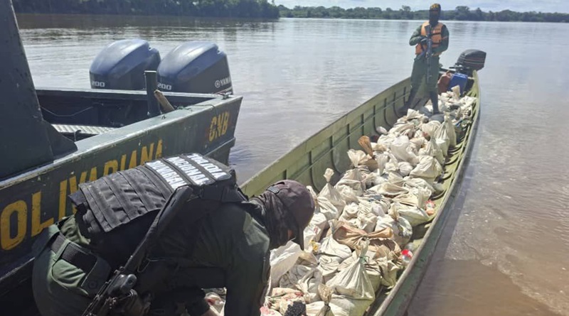 noticierovv's tweet image. #Nacionales | Operación Neblina 2025: Unidades de Reacción Rápida de Combate desmantelan campamento de minería ilegal en Amazonas

Amplía la información aquí: noticiasvenevision.com/noticias/nacio…

#NoticiasVenevision #20Nov