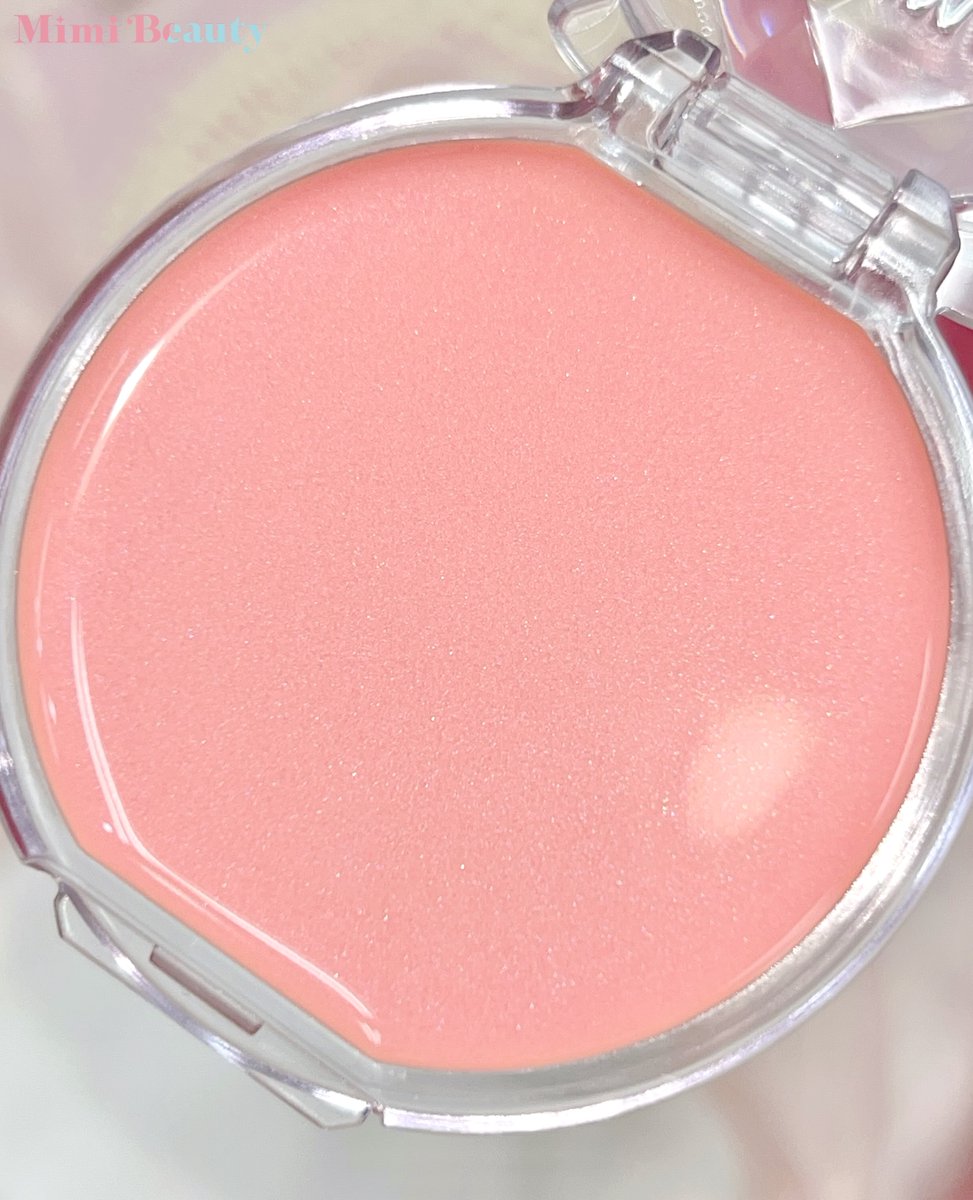 MimiBeauty__'s tweet image. 【キャンメイク新作情報📣】
あのクリームチークから桃ミルクティーカラーが登場🍑♡
ぽんぽん塗るだけであざと可愛い赤ちゃんほっぺに👶ニットと合わせても絶対可愛いよ⋈12月下旬発売！