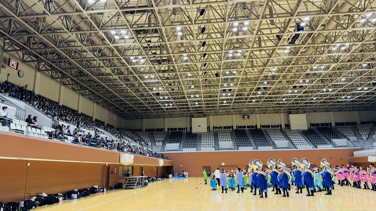 RYOYO_HERZ's tweet photo. \\ 全国大会出場記念✨ミニコンサート🎷//
たくさんのお客さんに囲まれて、無事ミニコンサートを終えることができました✨
部員、スタッフ一同改めて感謝申し上げます🙇🎷
あたたかいご声援を胸に、全国大会でも京都両洋らしいパフォーマンスを披露してまいります👘
本当にありがとうございました❣️ https://t.co/llYyaPBKBm