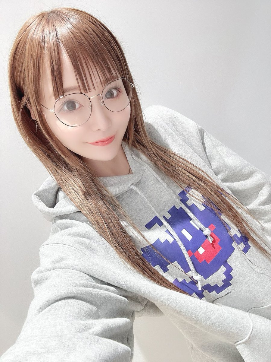 ドラゴンクエストとGAPコラボの パーカーGETした𐔌՞⸝⸝ ·⸝⸝ ՞𐦯
