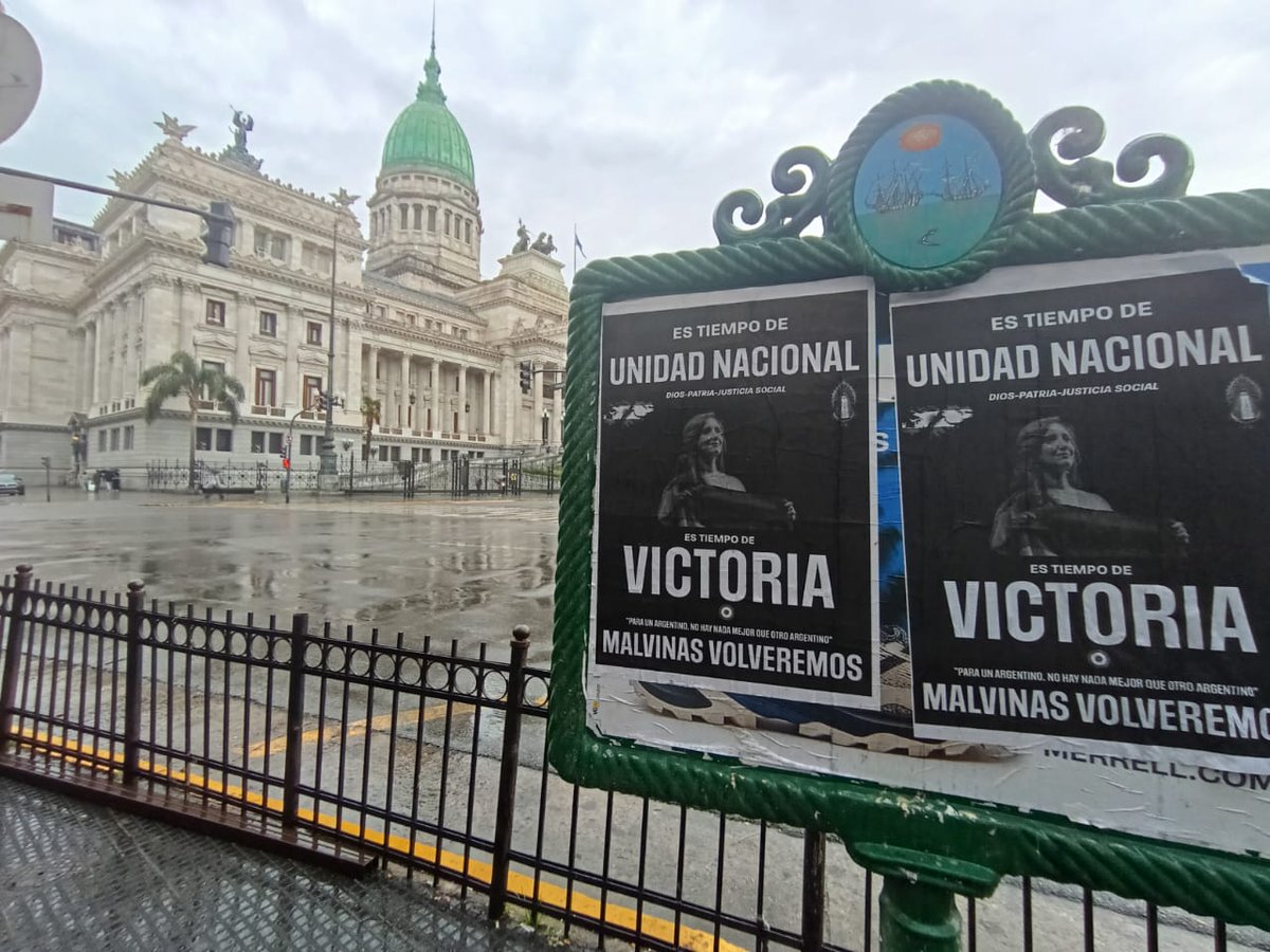 CRIturralde1's tweet image. 1. No soy peronista, pero entre peronistas que reivindican a Cristo y la Patria, y liberales apátridas, anticatólicos y sionistas, me quedo con ese peronismo.
2. Si ese camino es Victoria, a pesar de mis diferencias, apoyaré a Victoria.
3. Milei es enemigo de Cristo y de la…