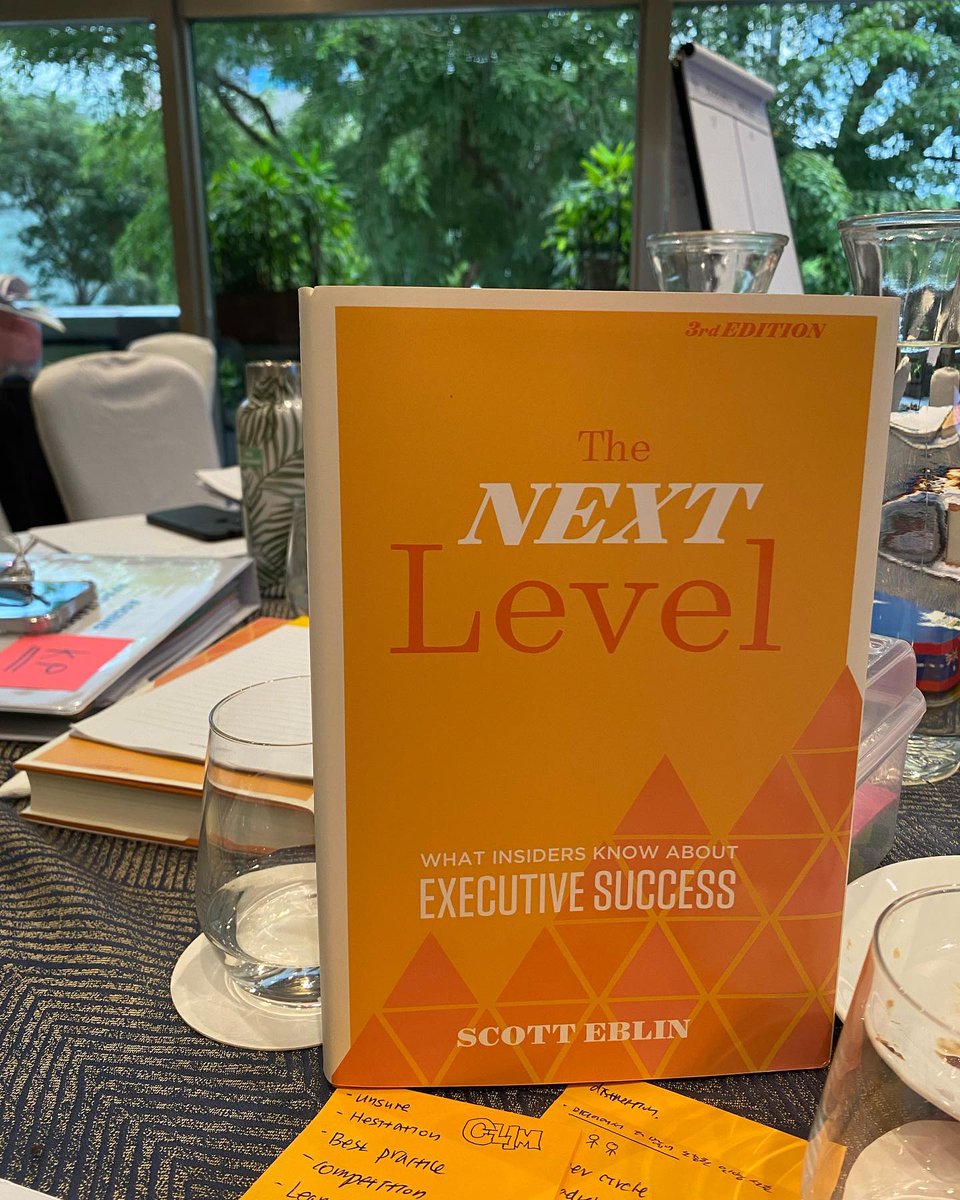 Anna654651's tweet image. Pages turn, worlds unfold.#ReadingTime #BookMagic