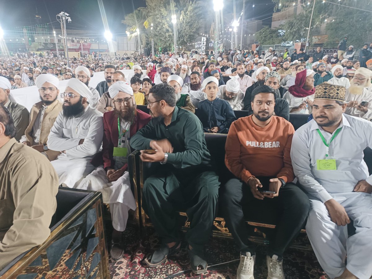 MQMPKOfficial's tweet image. سینئر مرکزی رہنماء ایم کیو ایم ڈاکٹر فاروق ستار  نے ملیر ٹاؤن آر سی ڈی گراؤنڈ میں دعوت اسلامی کے زیرِ اہتمام منعقد ہونے والے اجتماع میں شرکت کی،اس موقع پر انکے ہمراہ مرکزی رکن شریف خان ، رکن صوبائی اسمبلی جمال احمد، ملیر ٹاؤن انچارج فہیم اجمیری، و دیگر ذمہ داران بھی موجود تھے۔!!