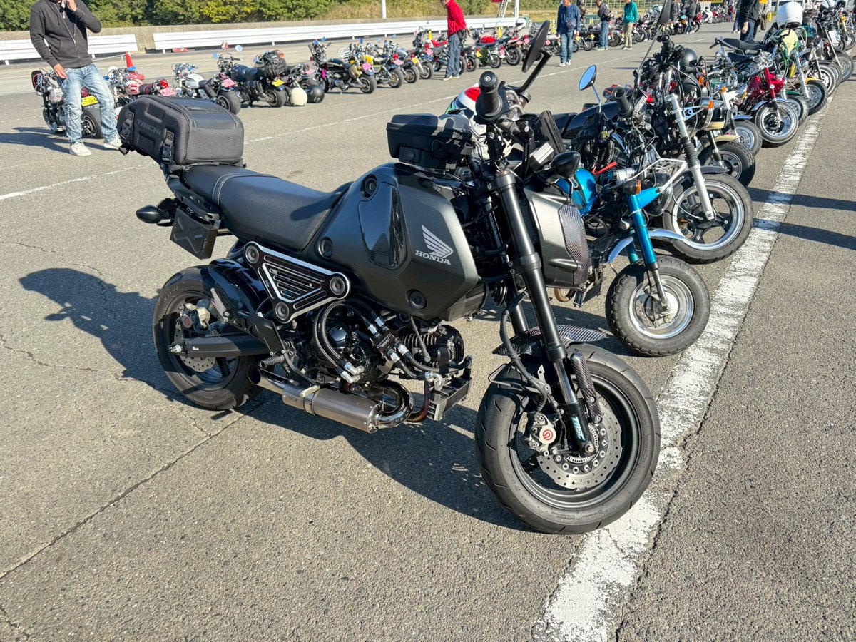 Enjoy4Mini's tweet photo. 全体的にブラックでまとめられたGROM！ https://t.co/EEYsZhNcS0