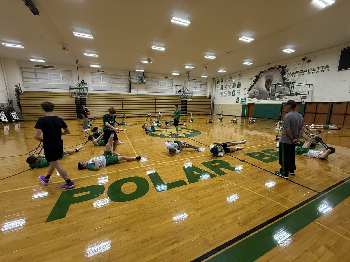 PolarBearHoops's tweet photo. 🐻‍❄️ It’s a GREAT day to be a Polar Bear!
🤏🏼 Improving inch by inch… https://t.co/9r52TqjliM
