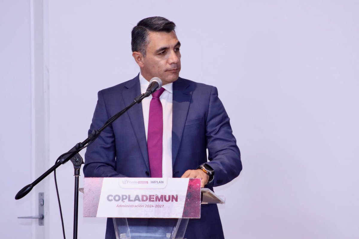 SSC_Pue's tweet photo. ✅ Coordinación y estrategia para una ciudad en paz.
El titular de la SSC asistió a la Cuarta Sesión del #COPLADEMUN, donde presentó los resultados de las acciones realizadas con recursos del #FORTAMUN, correspondientes al ejercicio 2025. https://t.co/cp8VvUeC7o