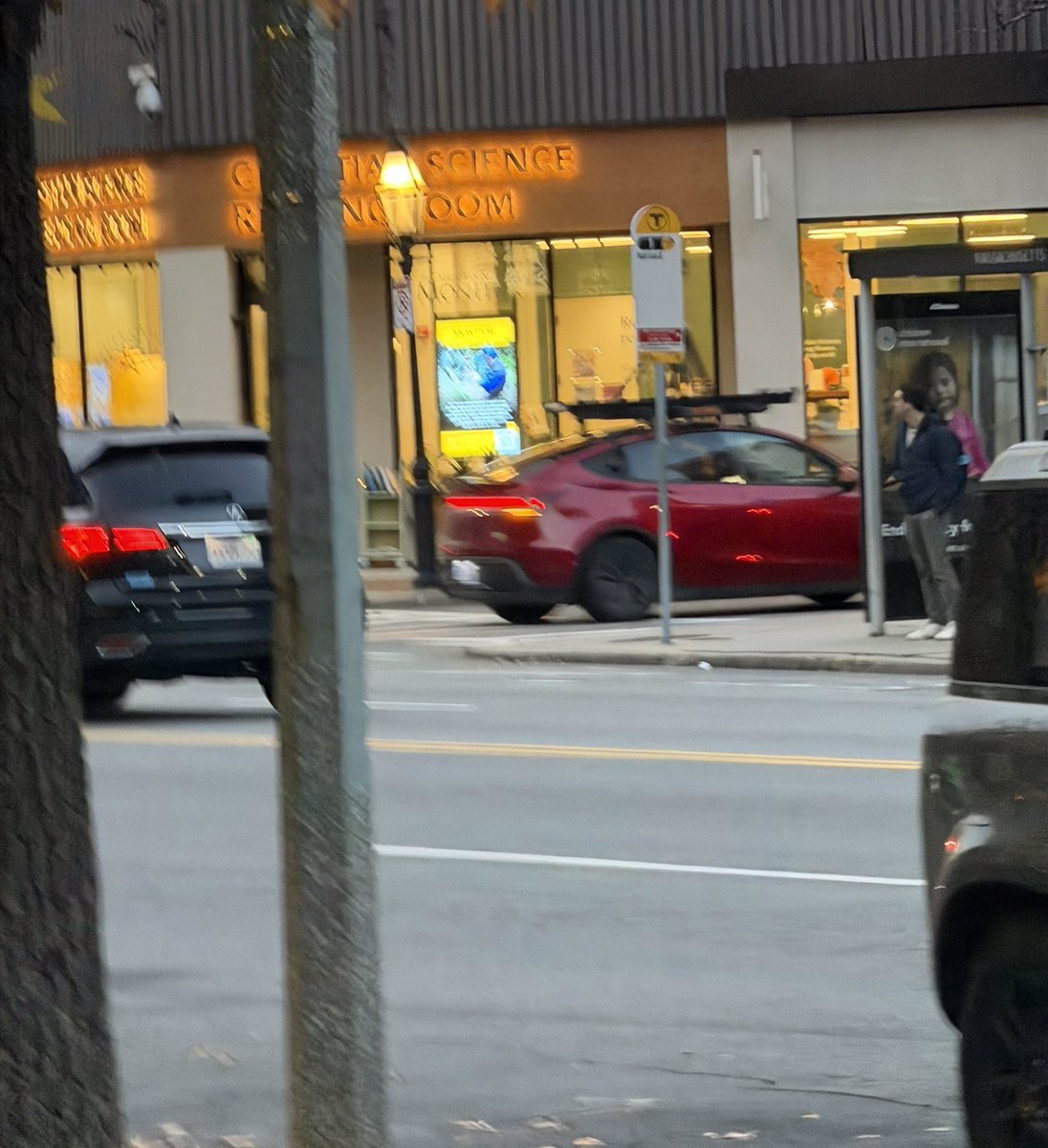 SawyerMerritt's tweet image. NEWS: Tesla spotted for the first time doing Robotaxi validation testing in Boston, Massachusetts today in preparation for future service expansion.

Cold weather city ❄️🥶