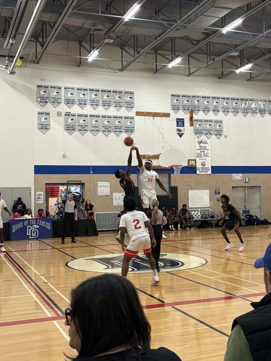 wesblairbrown's tweet image. Thursday night hoops as @CanadaTopflight takes on Team Thetford