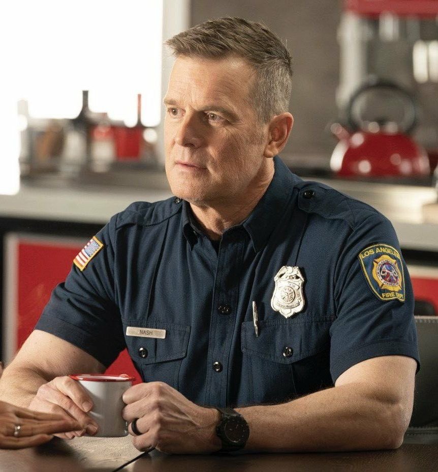 fangirlfolklore's tweet image. to be the mug in his hand…🤭