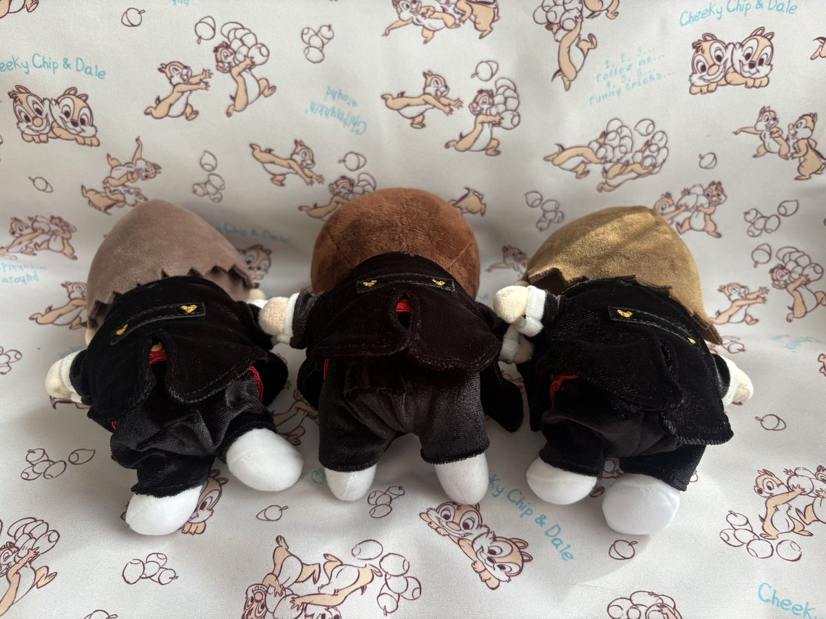 sararin0423's tweet photo. 届いたらやってみたかった事🐿🐰🐿
なかよし(*˙˘��)人(˙˘˙˶)人(˙˘˙˶)
衣装はとってもディテールにこだわってて色んな所にミッキーいるの🐭💕可愛い🫶🏻
(ええリルジーぱつぱつですよ🤣)
おちり🍑にも個性が出ますね🫶🏻笑
#KingandPrince
#岩橋玄樹
#LilG https://t.co/N9XH4q64nH