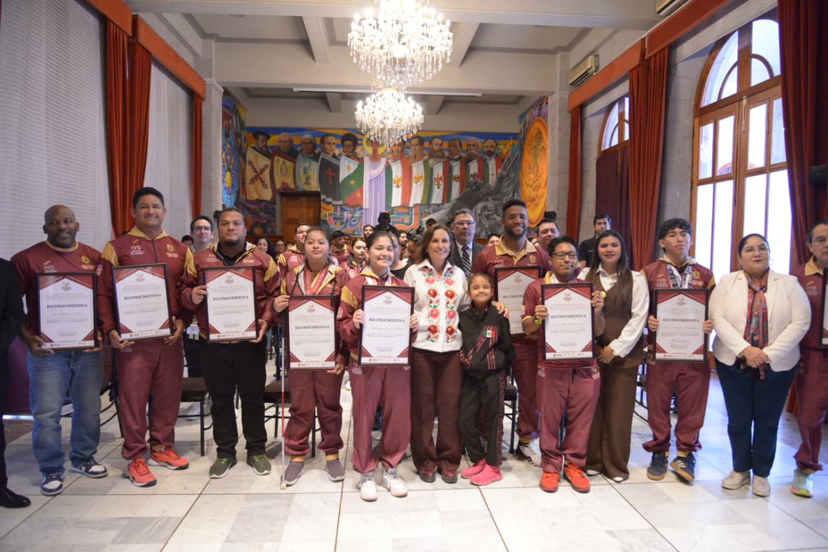 EspejoDelPoder_'s tweet image. Premio Estatal del Deporte reconoce el esfuerzo y dedicación de atletas: Rocío Nahle espejodelpoder.com/premio-estatal… a través de @EspejoDelPoder_