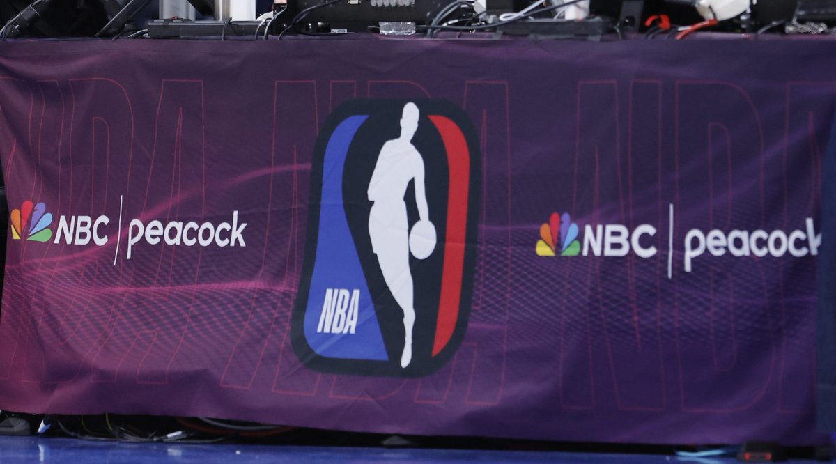 awfulannouncing's tweet image. NBA viewership up 30% under new media rights deals dlvr.it/TPNTTZ
