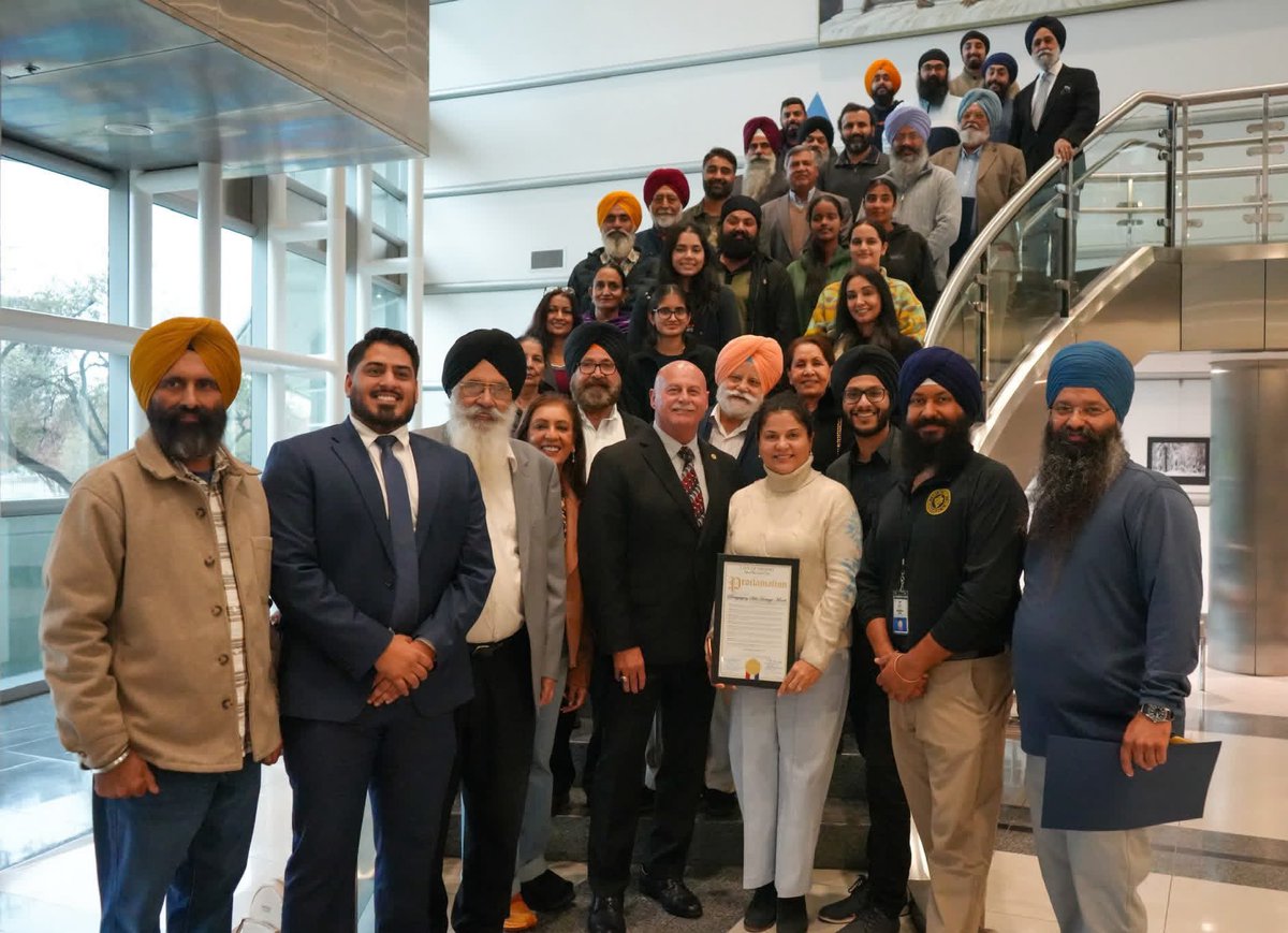 ngurm_'s tweet image. Fresno’s greatest strength is our diversity, every culture, every faith, every story that calls this city home. 

Honored to join today’s Sikh Heritage Month proclamation presentation at City Hall today. And will always keep working towards a Fresno where everyone belongs!
