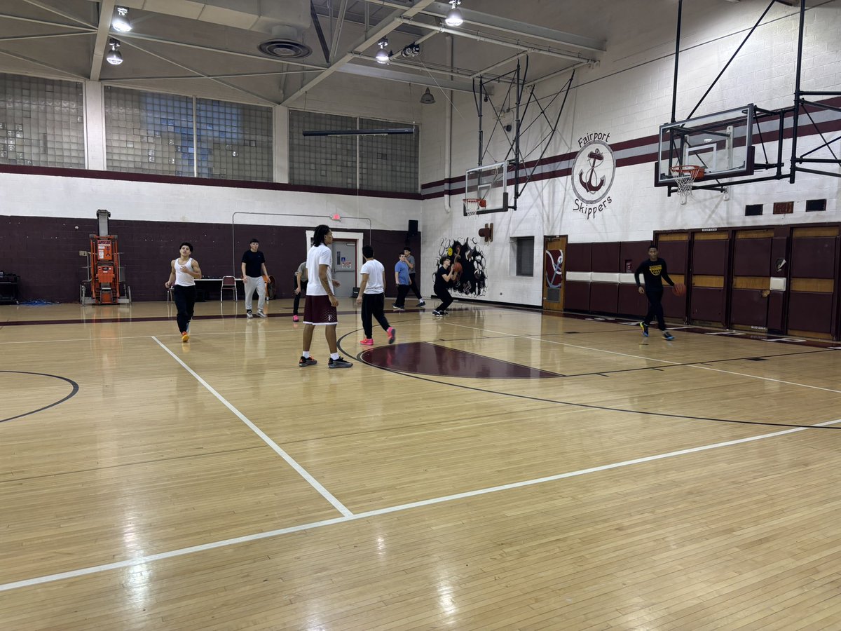 Had a trio of #NHBasketball stops tonight. First up was a pit stop at the Port. <a href="/FHSSkippers/">Sandy Knight</a> has so much potential and is such a scrappy team. They are going to be a D-VII team on a lot of radars