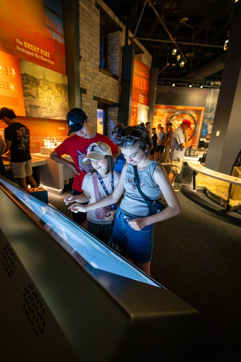 GatewayArchSTL's tweet image. 🦃 Put Gateway Arch National Park in your Thanksgiving Week plans!

Here’s the visitor center schedule so you don&apos;t miss me this holiday:
Monday, Nov 24 - Wednesday, Nov 26: 9am - 6pm
Thursday, Nov 27: Closed
Friday, Nov 28 &amp;amp; Saturday, Nov 29: 9am - 8pm (extended hours!)
Sunday,…