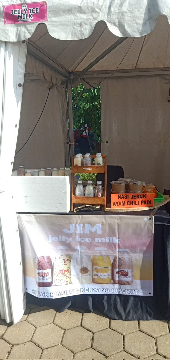 Jumat berkah 
Yuk mampir ke GOR pas rebo
Buat yang pengen di bagikan juga bisa ko insyaallah amanah
DM terbuka lebar