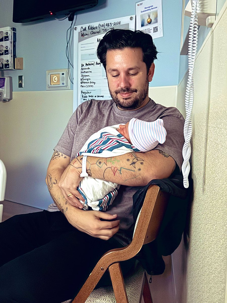 We had a baby. Pretty awesome so far. https://t.co/U0rL4lODrs