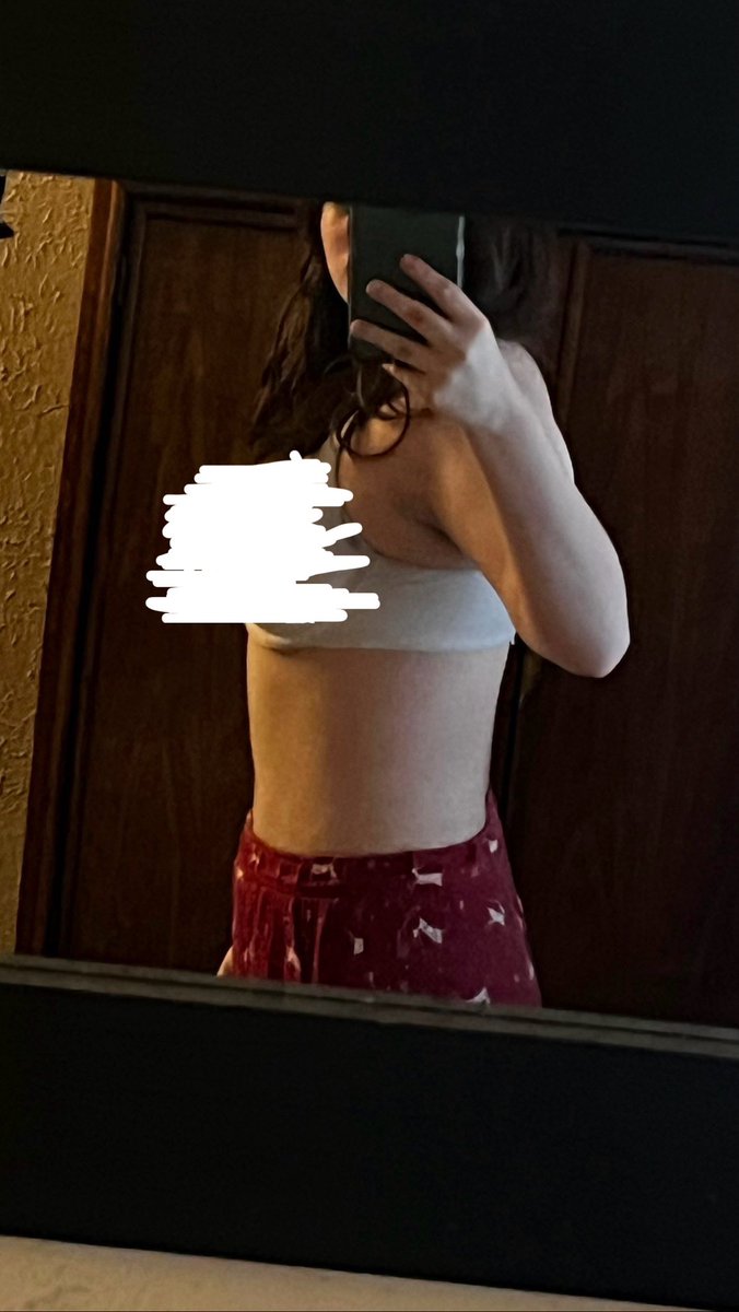 elleluvfaith's tweet photo. I need to lock in for real 😭 need to lose so much more weight :( I'm so fat #weightloss #stillfat #ana https://t.co/GIw4GaJSry