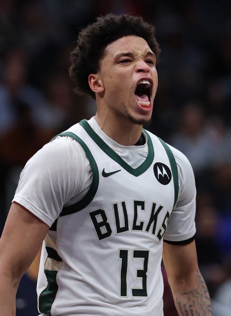 TheHoopCentral's tweet photo. Ryan Rollins tonight:

32 Points 
14 Assists 
6 Rebounds 
13/26 FGM
40 Minutes https://t.co/FwTusNXSo5