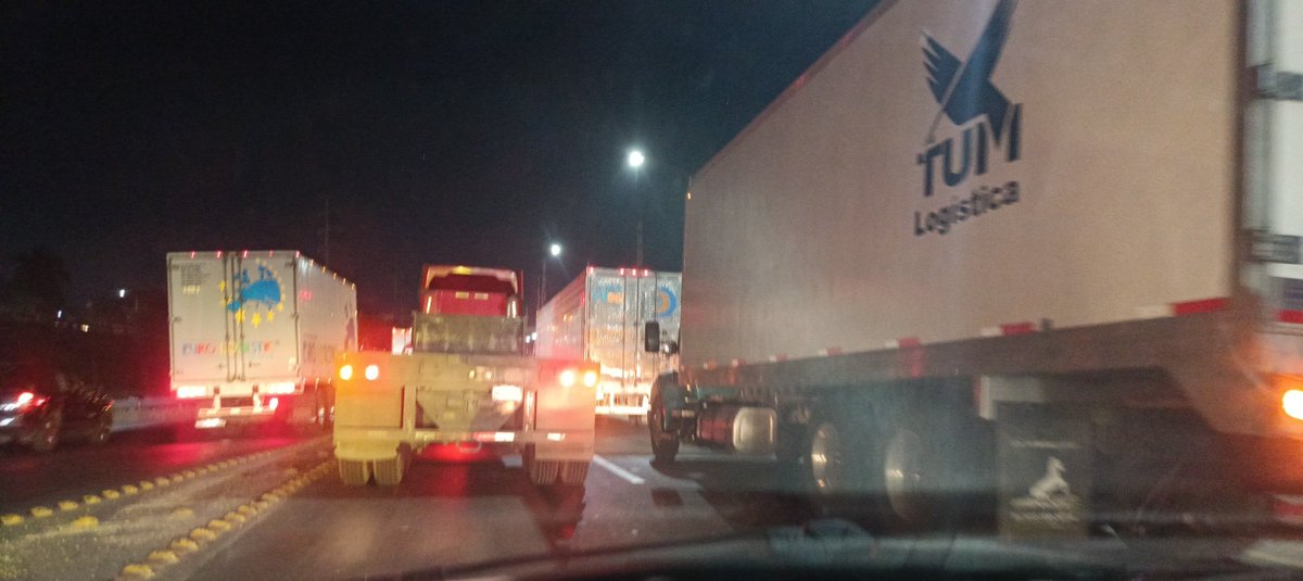 elosothepu's tweet photo. @Trafico_ZMG tráfico pesado a partir del semefo rumbo a la central camionera. https://t.co/IWoLmm9BGf