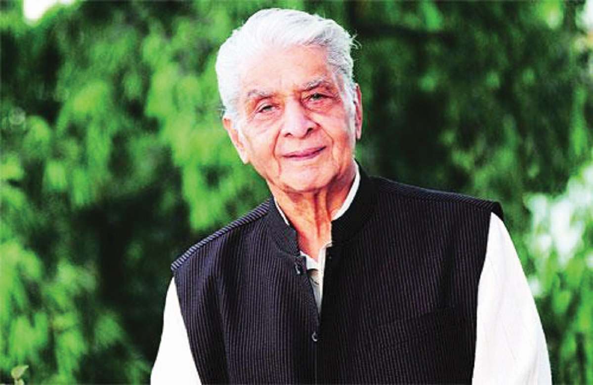 🎭 मराठी रंगभूमीचा संवेदनशील कथाकार – शं. ना. नवरे यांना जयंतीनिमित्त अभिवादन 🌸  

मध्यमवर्गीय माणसाचे अनुभव, त्याचे भावविश्व आणि संघर्ष यांना आपल्या नाटकांतून जिवंत करणारे लेखक, नाटककार आणि पटकथाकार शंकर नारायण नवरे (शं. ना. नवरे) यांची आज जयंती.  

त्यांच्या लेखनात वास्तवाचे