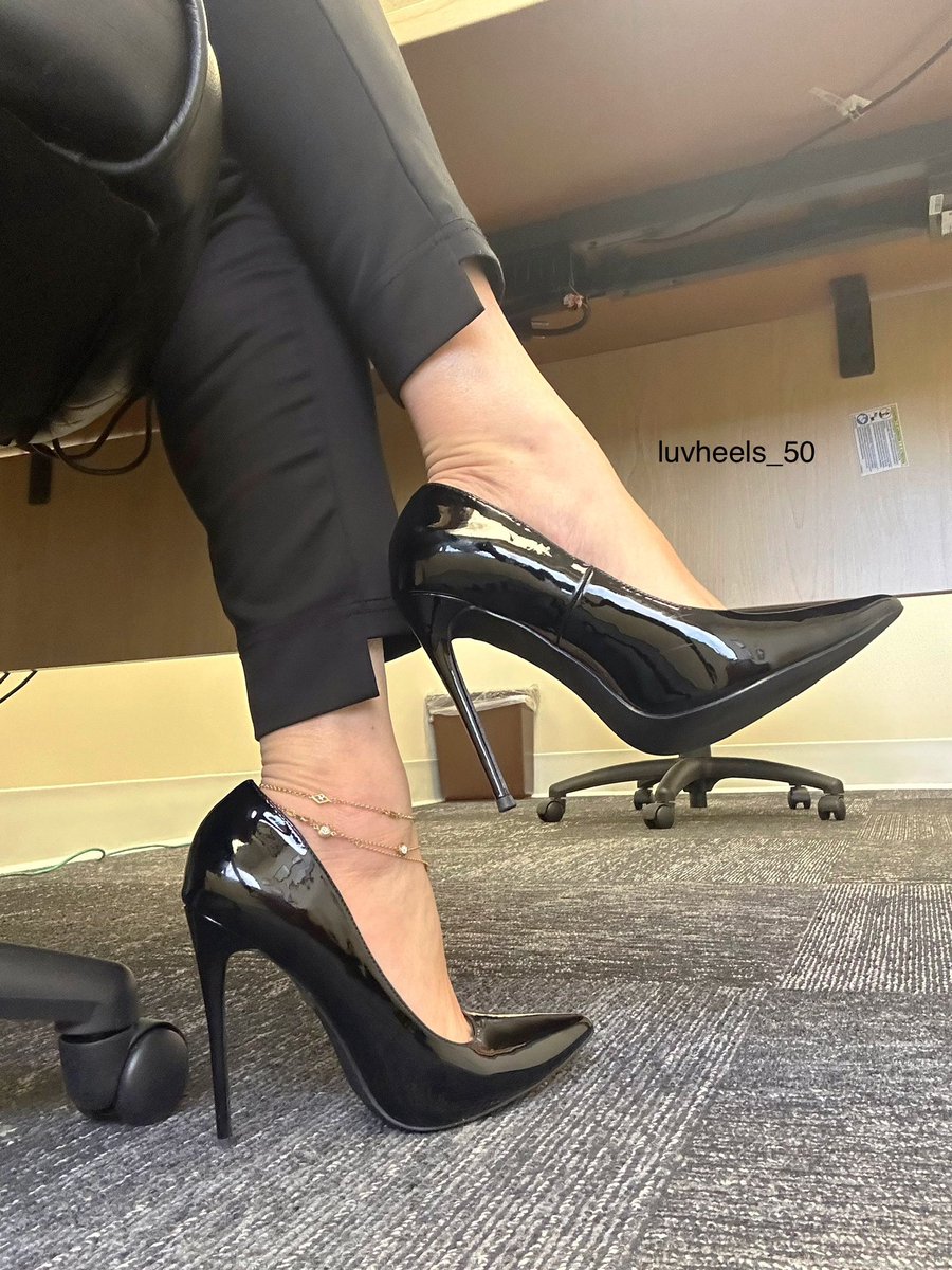 luv_heels's tweet image. #luvshoes #highheels #thursdayvibes #officeheels #shoes #stilettos #heels #classicblack