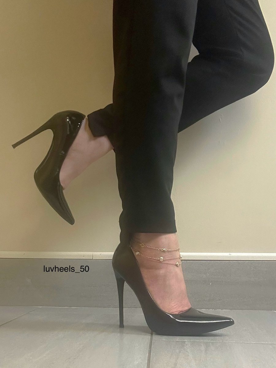 luv_heels's tweet image. #luvshoes #highheels #thursdayvibes #officeheels #shoes #stilettos #heels #classicblack