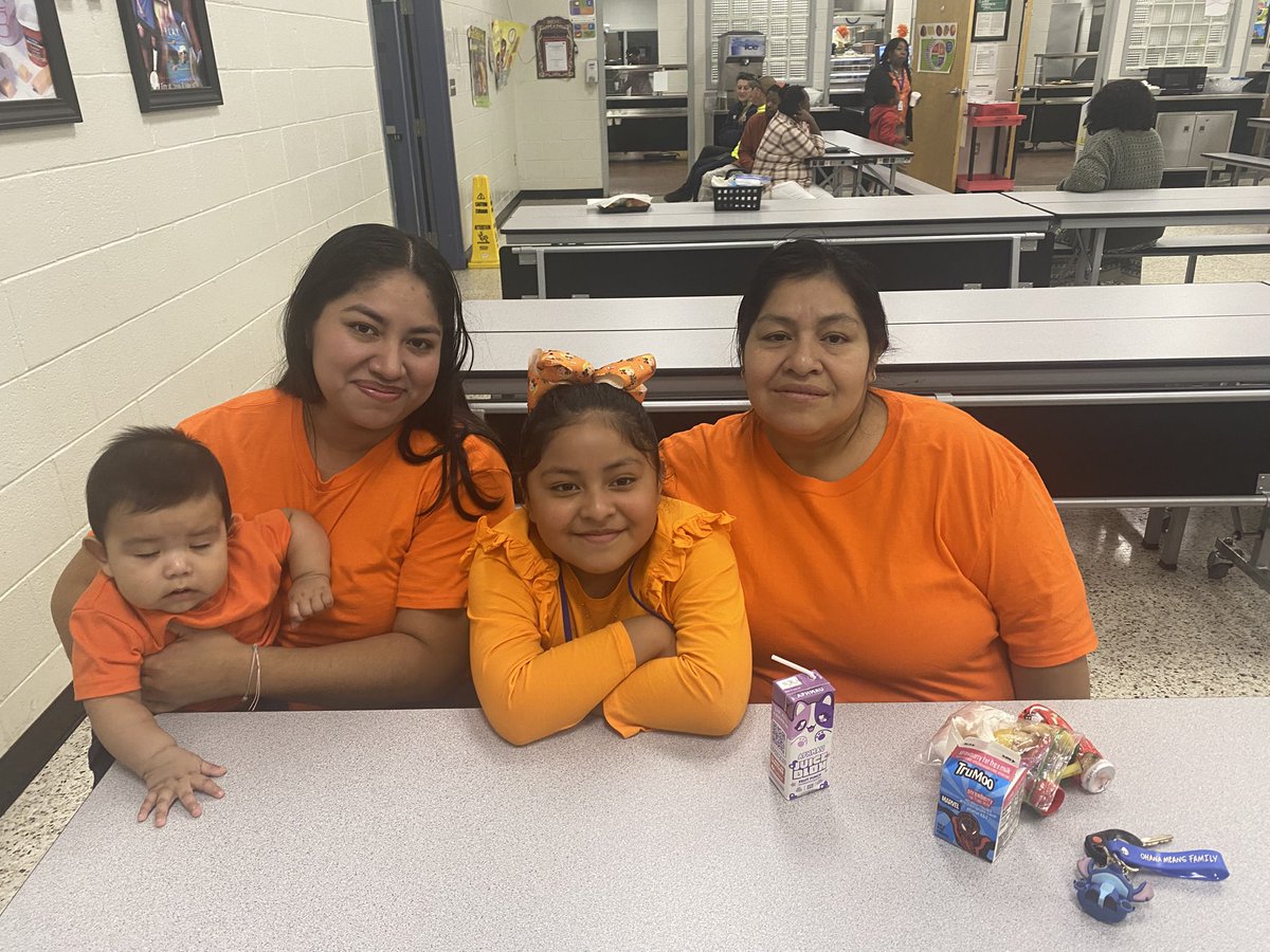 Thanks to our parents who attended our "Give Thanks Thanksgiving luncheon". <a href="/Stephanie1Gregg/">Stephanie Gregg</a> <a href="/EllJayDee_AP/">Lesllie Dowling</a> <a href="/SumterSCSchools/">Sumter School Dist.</a> <a href="/DrShirleyGamble/">Dr. Shirley Gamble</a>