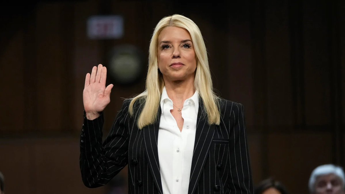 EricLDaugh's tweet image. 🚨 BREAKING: The Trump DOJ just SUED Gavin Newsom for giving illegal aliens DISCOUNTED tuition, scholarships, and subsidized loans

GOOD! All 50 states must be banned from doing this.

AG PAM BONDI: &quot;California is illegally discriminating against American students and families by…