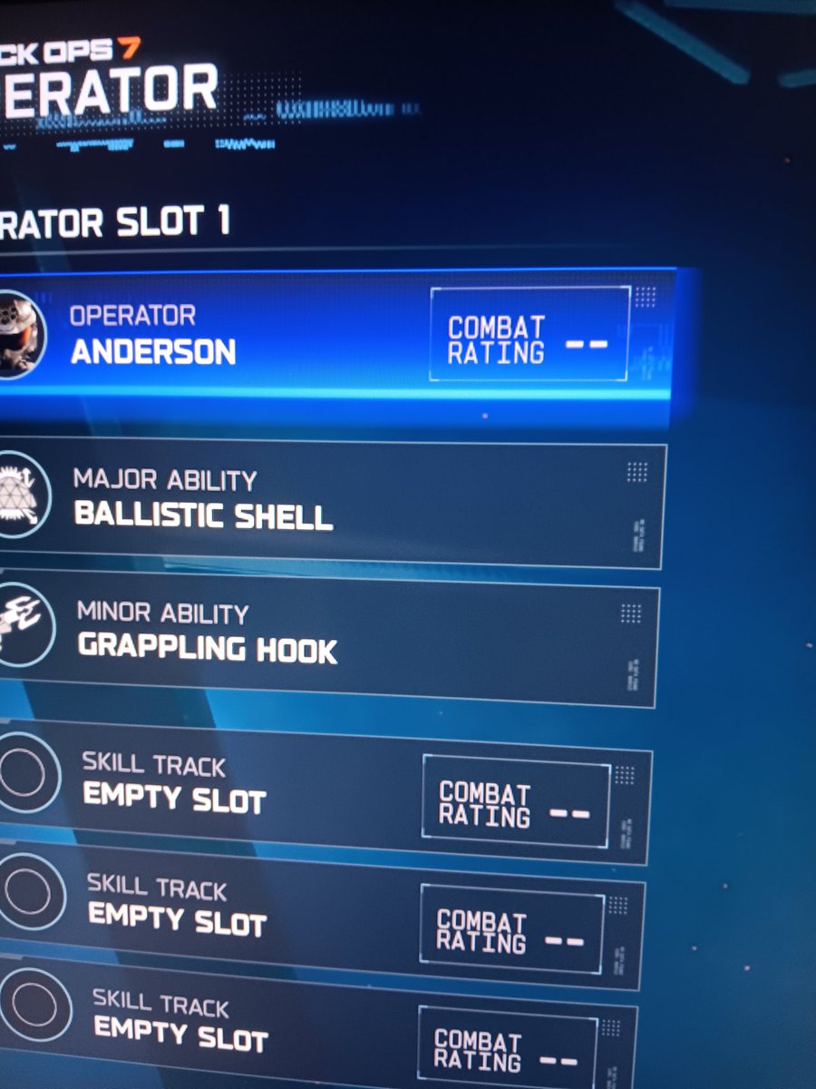 iquidxo's tweet photo. Pov: you're character gets fully reset because of a game crash 🙏🙏 this game is terrible, literal hours and hours of playtime just for a crash to reset it all. This might be the worst camo to go for of all time, like wow #BO7 #CallofDuty #thisgamesucks https://t.co/9AUURJEmlQ
