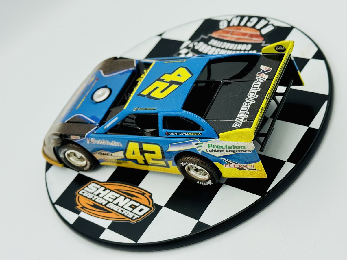ColtonManich's tweet photo. Had some fun with this @CarsonHocevar dirt late model https://t.co/iDuBN2P4O2