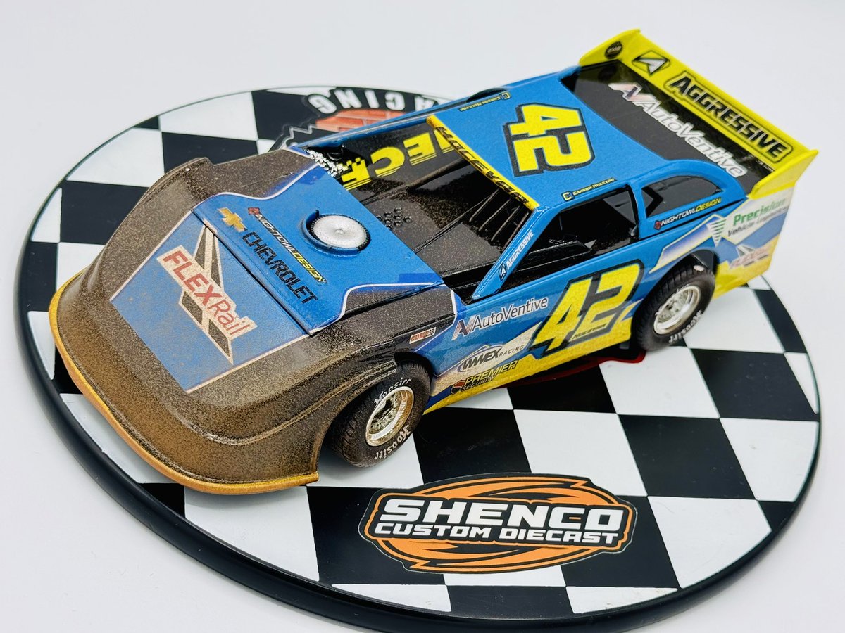 ColtonManich's tweet photo. Had some fun with this @CarsonHocevar dirt late model https://t.co/iDuBN2P4O2