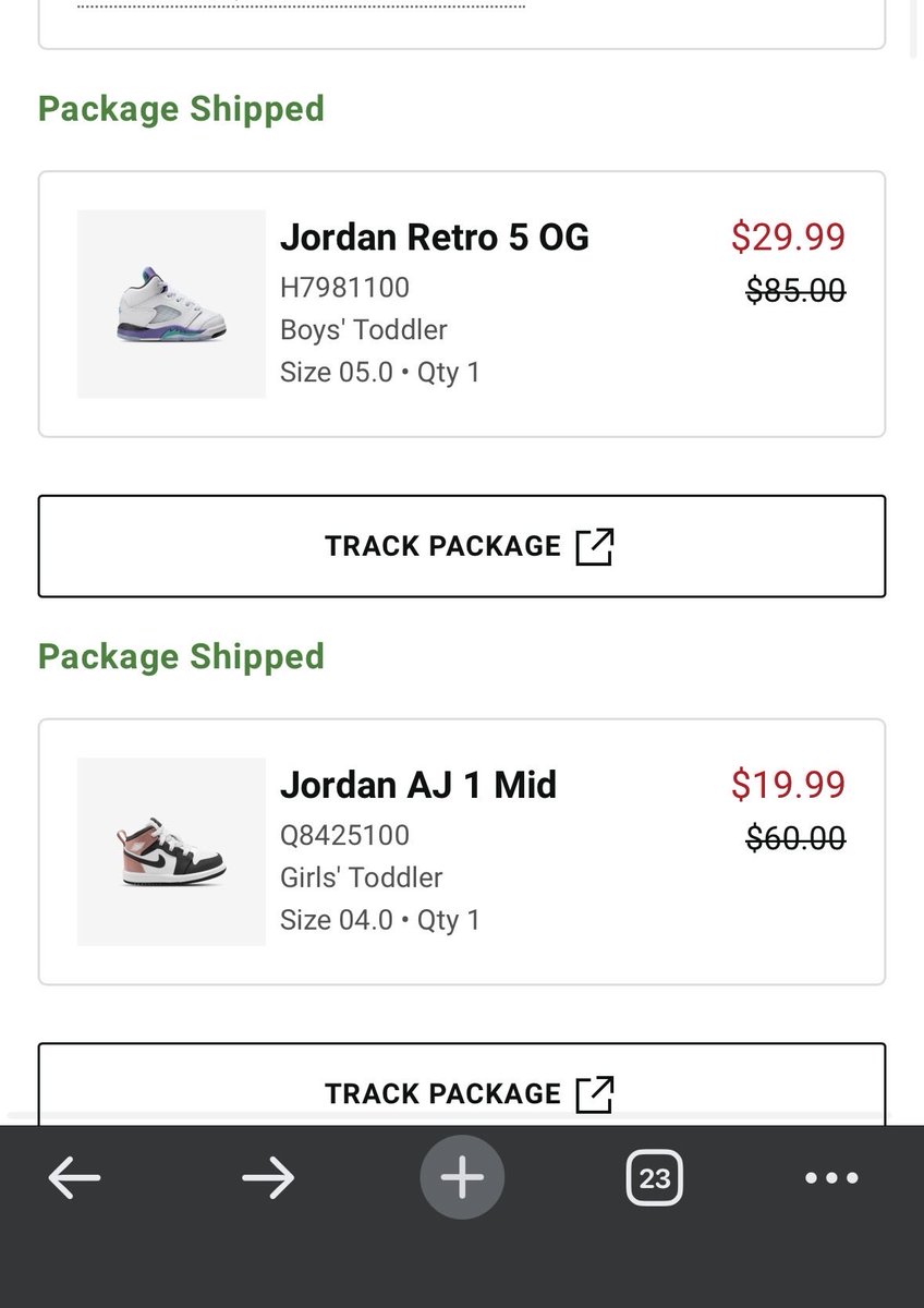 JoniLeon's tweet photo. @snkr_twitr YTB 🙌🏼 tried to click the links again &amp; says product not avail. Scored! https://t.co/BNeMDvi4Fx