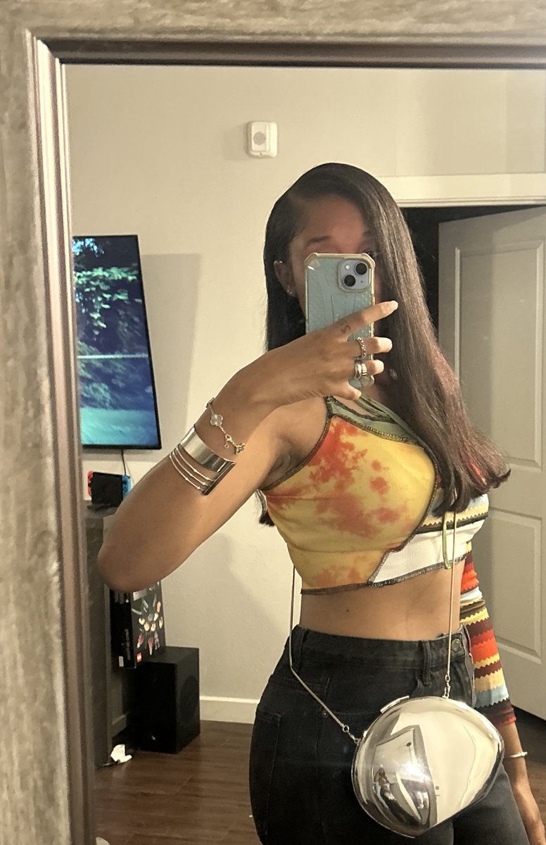 27🐦‍🔥 (@_aijanm) on Twitter photo 