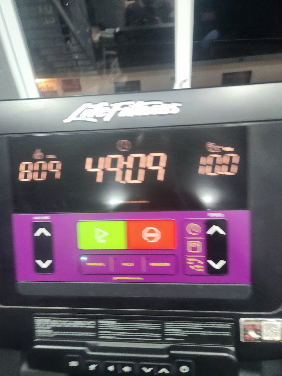 MartHerr12's tweet photo. #10k en este #juevesmusicales #aquiyasecorrio #soycorredor
#somosfenix #correvivesiente
#comunicarunners #KMSxELA
#runbeldes https://t.co/EqS5ONHLTm