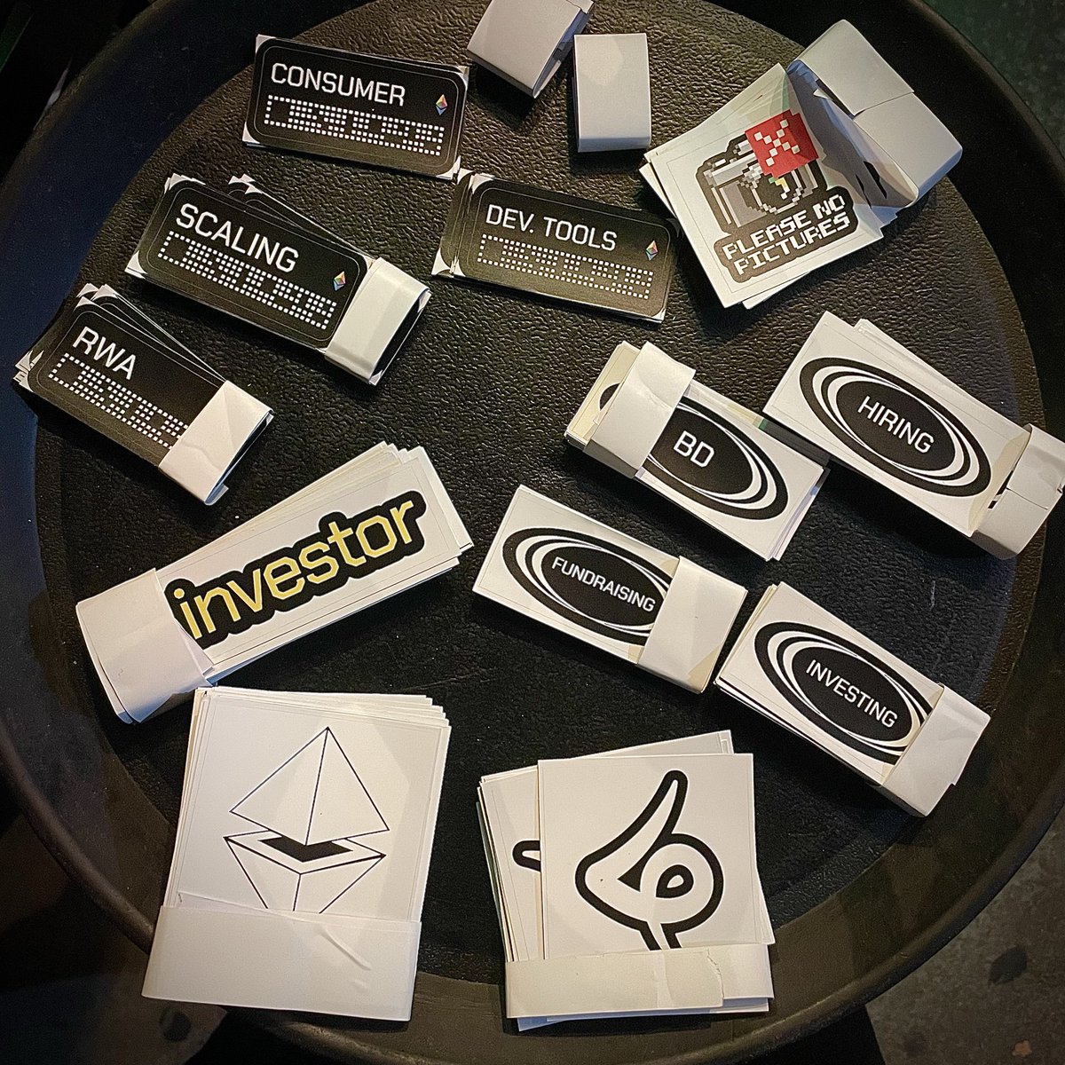 JuliaTilinga's tweet image. Crypto-themed stickers 👌 letting people tag their vibe and save their time during networking. After Hours event hosted by Ethereum Foundation 🇦🇷✨ #DevConnect2025