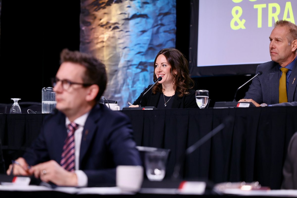 Rebecca Schulz tweet media