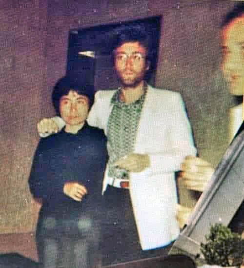 Alm_dude's tweet image. The Ono-Lennons in LA for Primal Scream therapy.

April 23, 1970: left London on TWA flight 761 nonstop to LA.
September 15, 1970: left LA for London on TWA 760
#JohnLennon 
#YokoOno