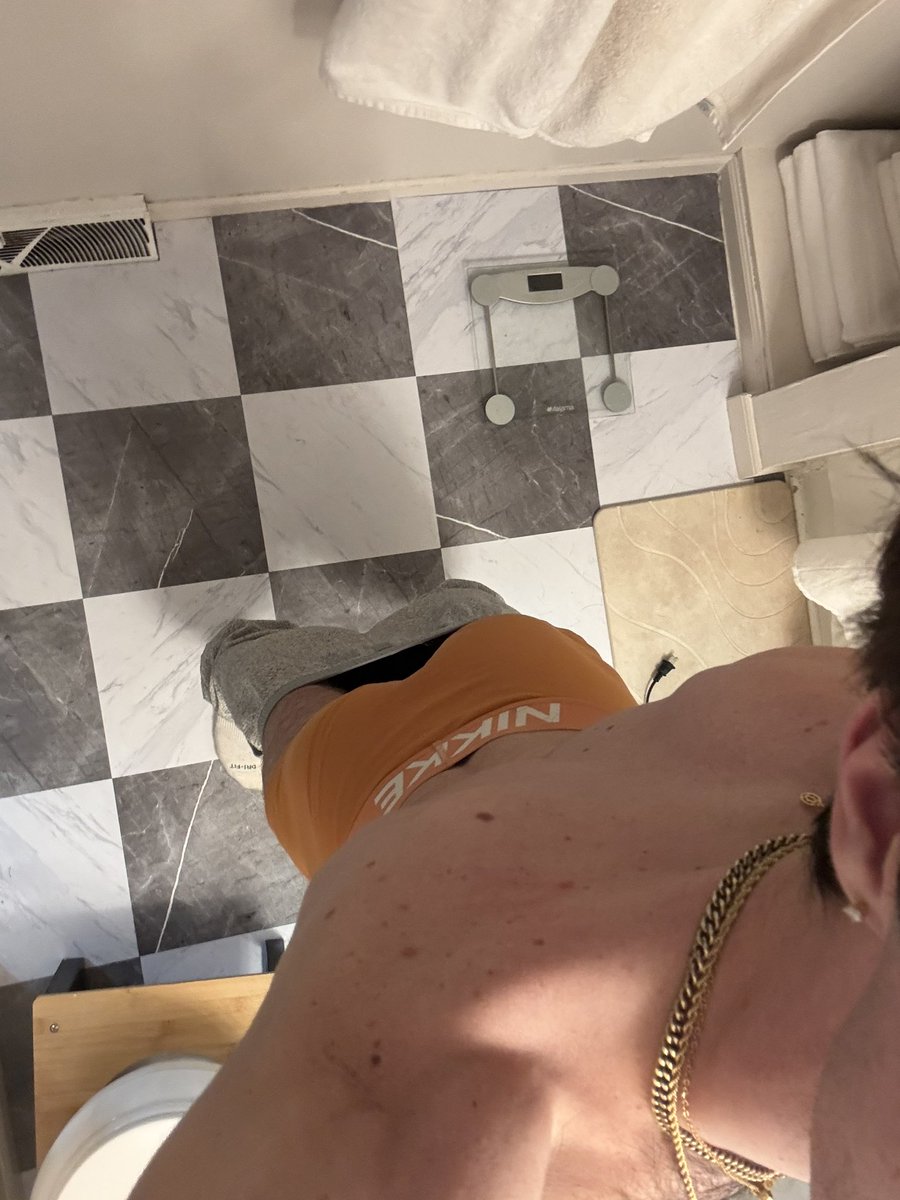 iconicloverboy's tweet photo. Front or back? Can you take them off for me😏 https://t.co/SgJWpewOWw