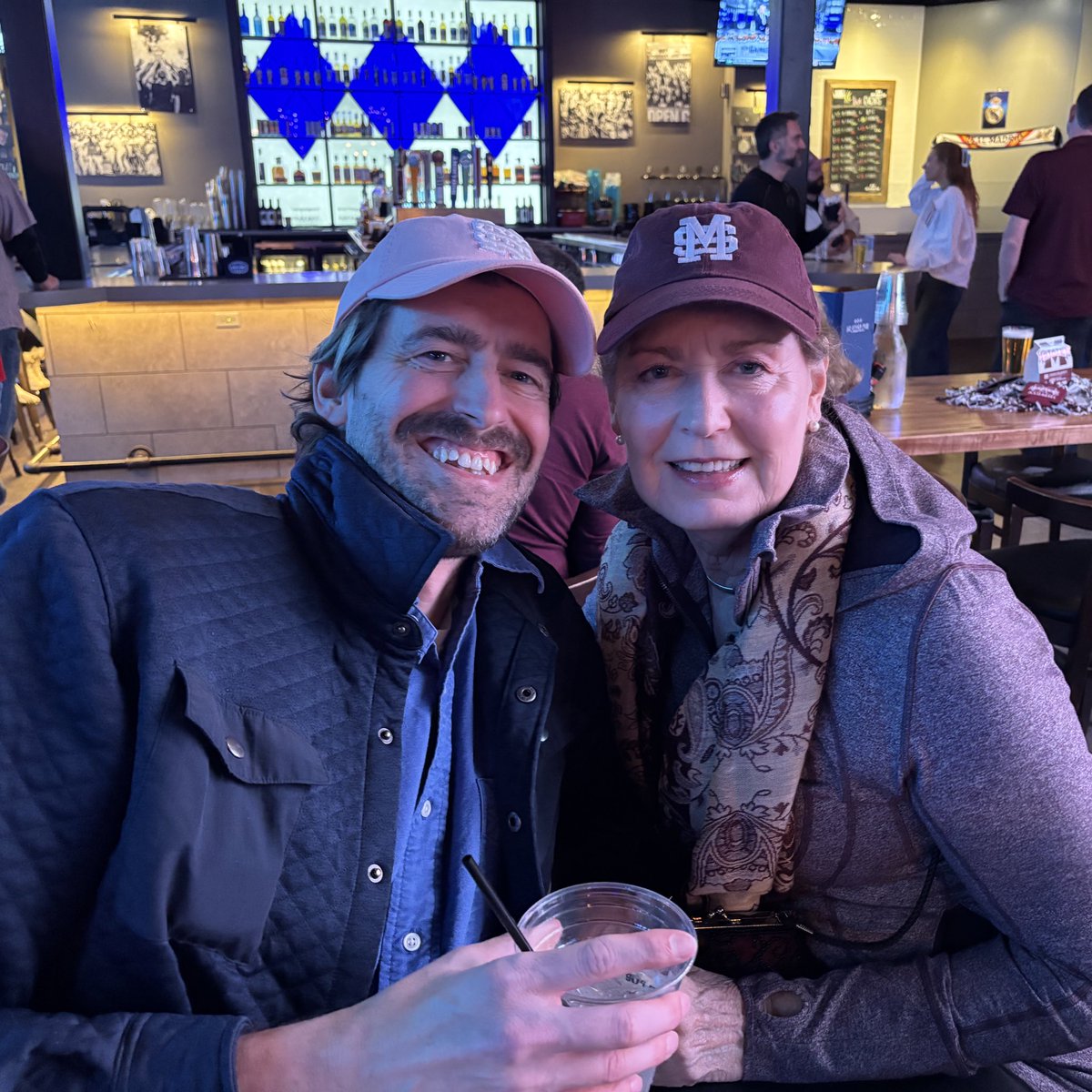MSStateAlumni's tweet image. We’ve got some Bulldogs in Kansas City ready to cheer on @HailStateMBK! 

📍 Power &amp;amp; Light District