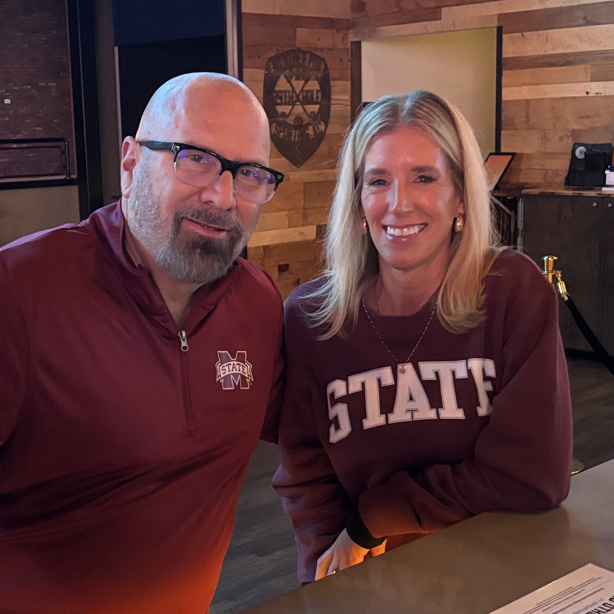 MSStateAlumni's tweet image. We’ve got some Bulldogs in Kansas City ready to cheer on @HailStateMBK! 

📍 Power &amp;amp; Light District