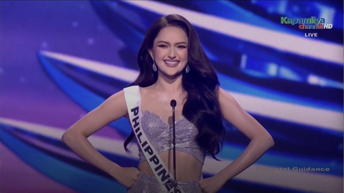 ABSCBNNews's tweet image. PILIPINAS!!! 🇵🇭🇵🇭🇵🇭

LOOK: Ahtisa Manalo proudly carries the Philippines during the opening of #MissUniverse2025.

(Courtesy: Miss Universe Organization/iWant)